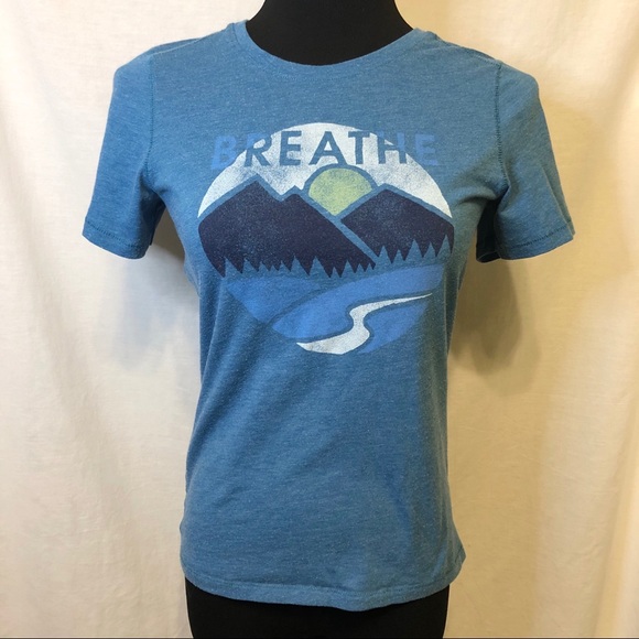 Life Is Good Tops - Life Is Good Breathe Mountain T Shirt - Size XS